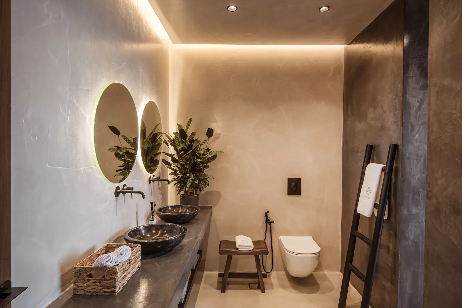 Κρυφός φωτισμός τουαλέτας